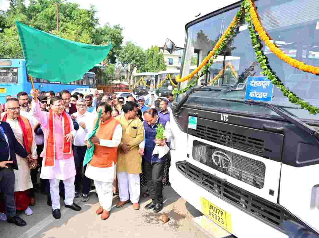 मुख्यमंत्री ने दीपावली पर्व पर प्रदेशवासियों को दी 130 नई बसों की सौगात, उत्तराखण्ड परिवहन निगम के बेड़े में में शामिल हुई बी.एस.-06 मॉडल की ये बसें