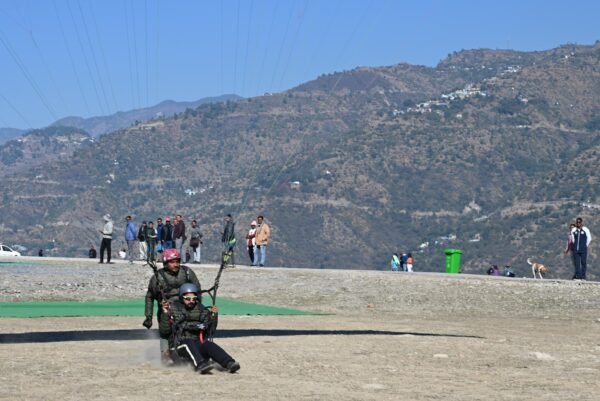 टिहरी में एक्रो वर्ल्ड कप एवं एसआईवी पैराग्लाईडिंग प्रतियोगिता का शुभारंभ, विभिन्न राज्यों के 75 प्रतिभागी तथा विभिन्न देशों के 25 पायलेट करेंगे प्रतिभाग